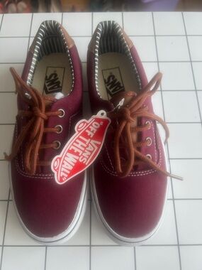 Vans "Authentic" BurgundyLeather and Canvas Sneakers with Brown Laces NWT Size 7
